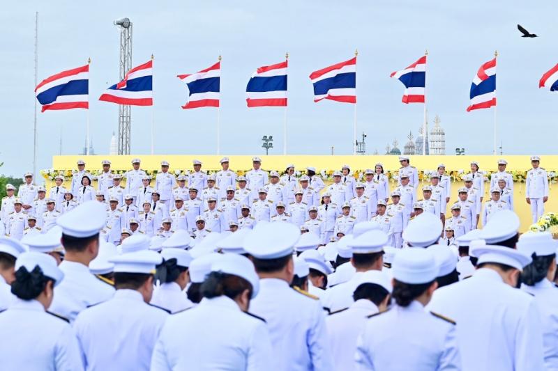 นายวราวุธ ศิลปอาช�