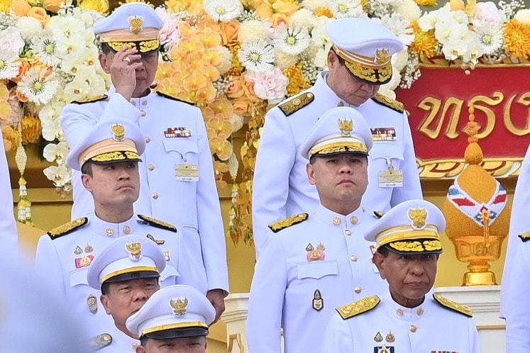 นายวราวุธ ศิลปอาช�