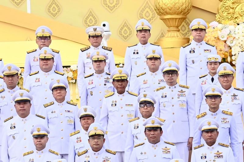 นายวราวุธ ศิลปอาช�