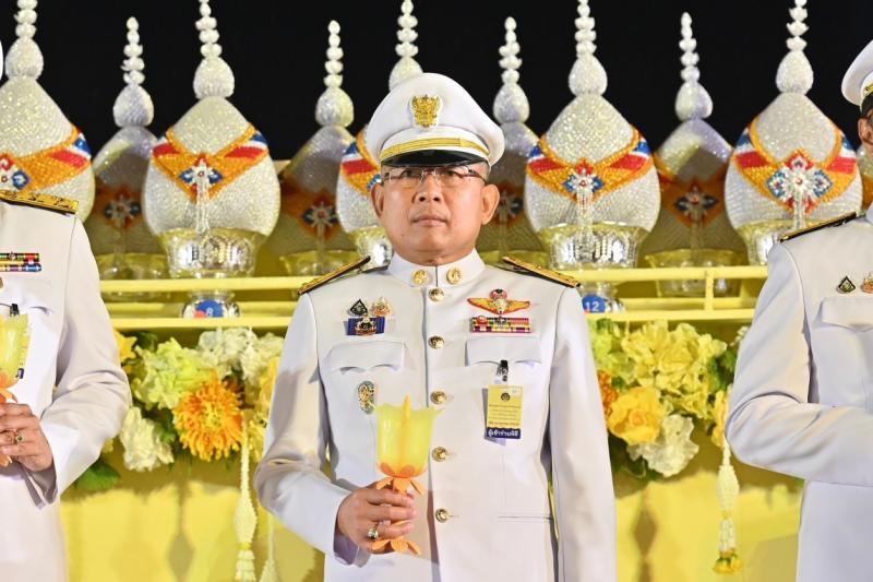 นายวราวุธ ศิลปอาช�