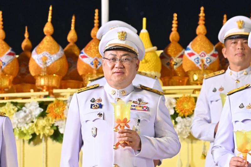 นายวราวุธ ศิลปอาช�