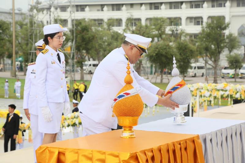 นายวราวุธ ศิลปอาช�