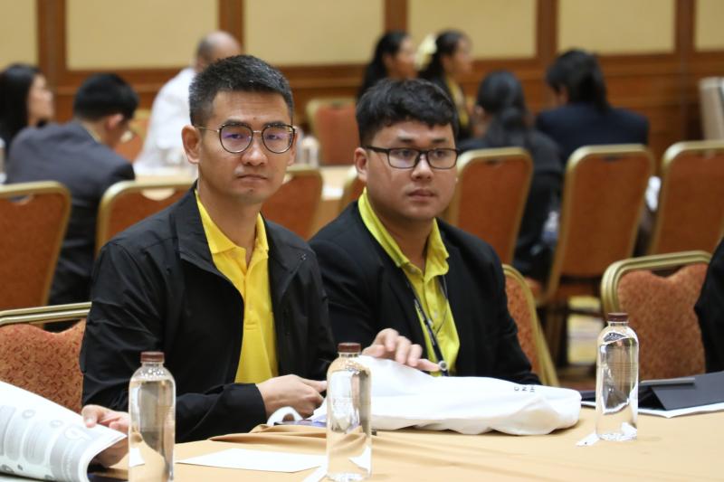 นางจตุพร โรจนพานิ�