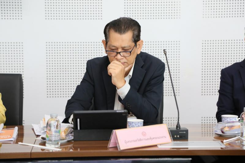 นางจตุพร โรจนพานิ�
