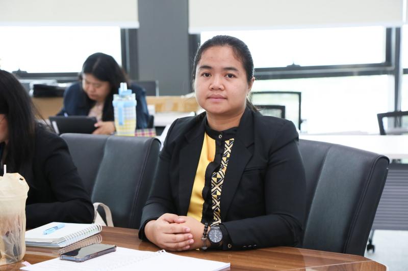 นางจตุพร โรจนพานิ�