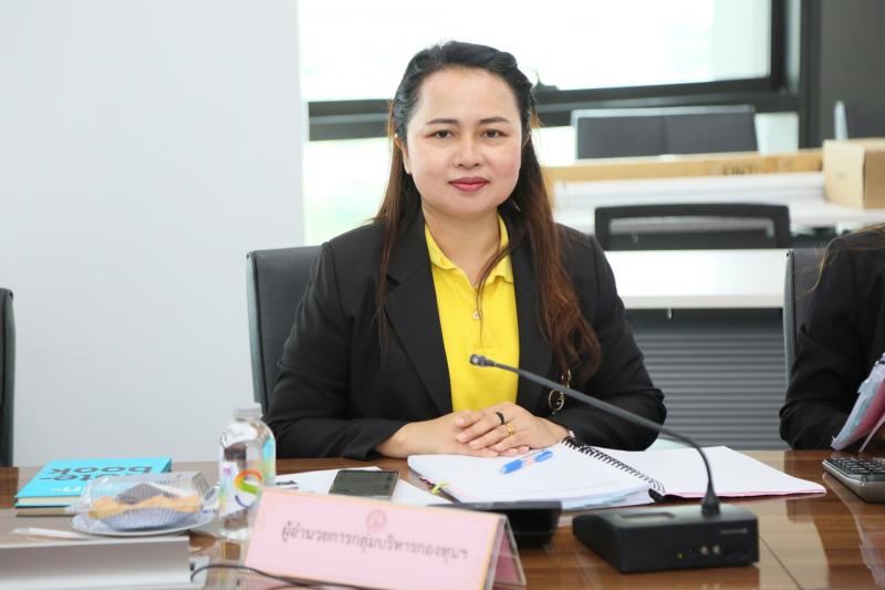 นางจตุพร โรจนพานิ�