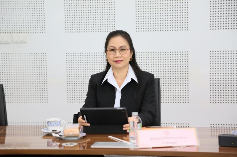 นางจตุพร โรจนพานิ�