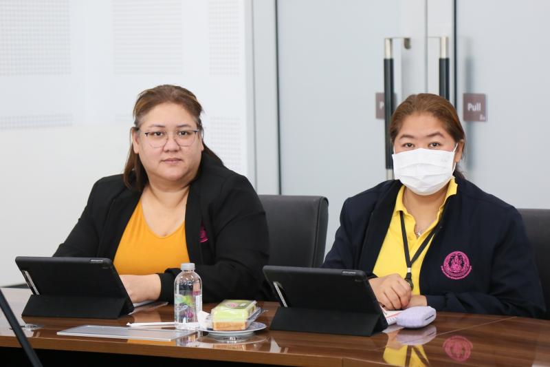 นางจตุพร โรจนพานิ�