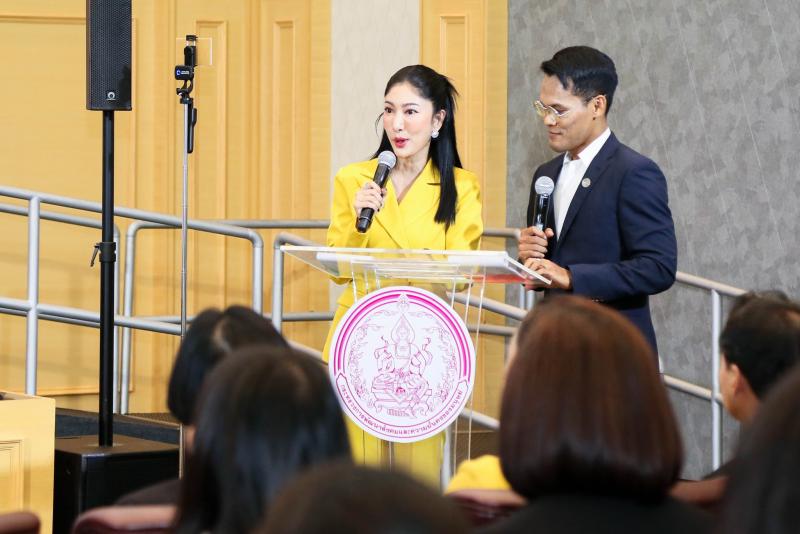นายอนุกูล ปีดแก้ว 