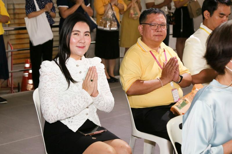 นายอนุกูล ปีดแก้ว 