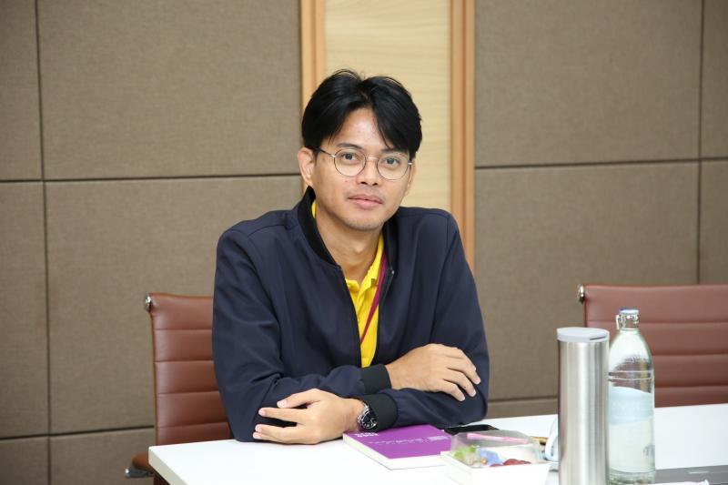 นายอนุกูล ปีดแก้ว 