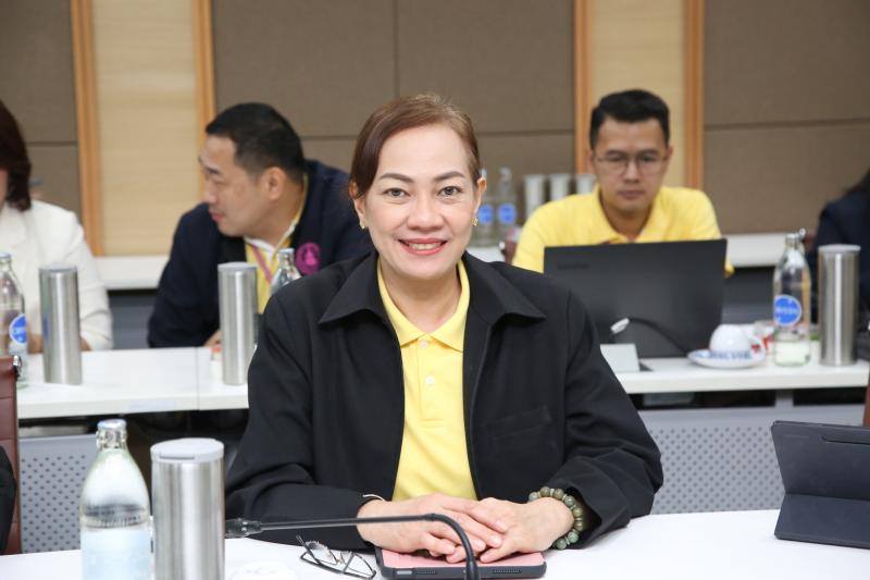 นายอนุกูล ปีดแก้ว 