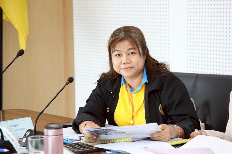 นางจตุพร โรจนพานิ�