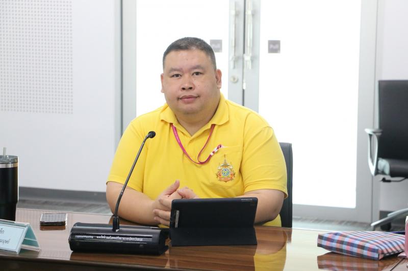 นางจตุพร โรจนพานิ�