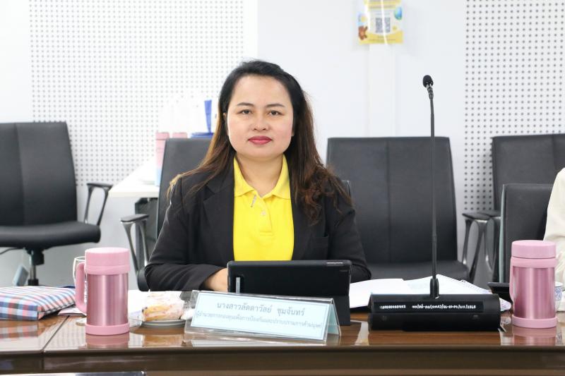 นางจตุพร โรจนพานิ�