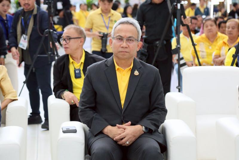 นายธเนศพล ธนบุณยว�