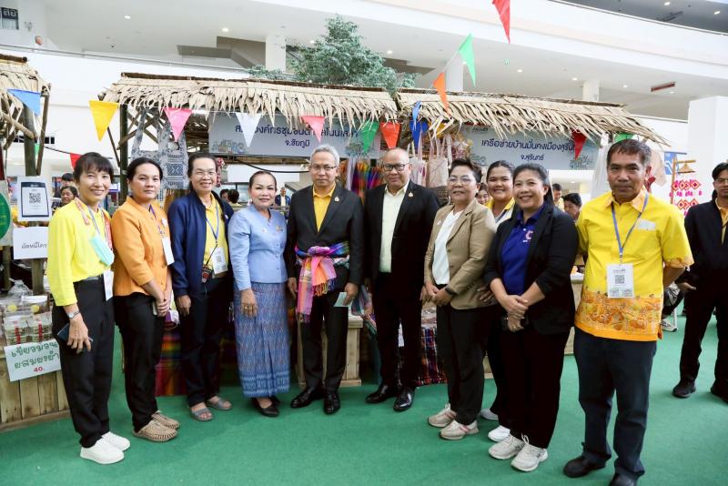 นายธเนศพล ธนบุณยว�