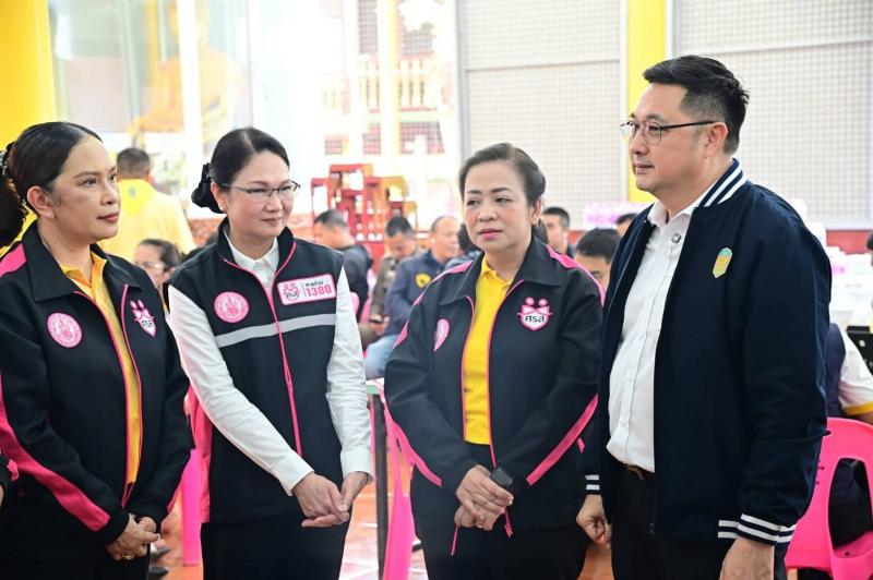 นายวราวุธ ศิลปอาช�
