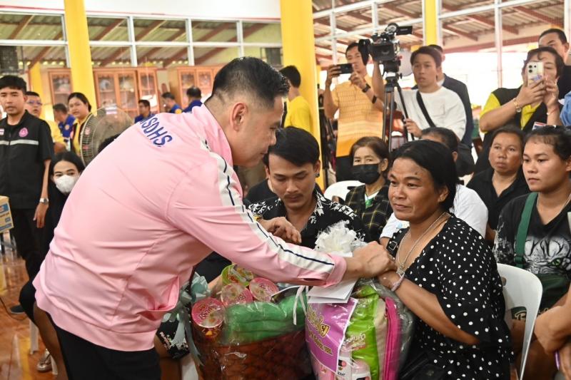 นายวราวุธ ศิลปอาช�