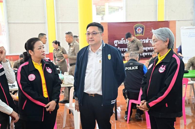 นายวราวุธ ศิลปอาช�
