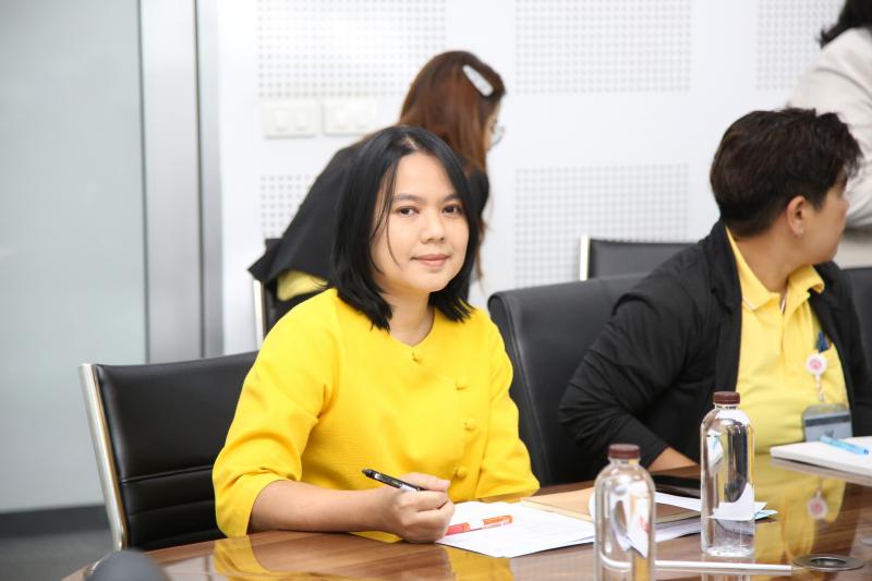 นางจตุพร โรจนพานิ�