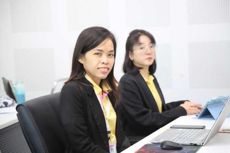 นางจตุพร โรจนพานิ�
