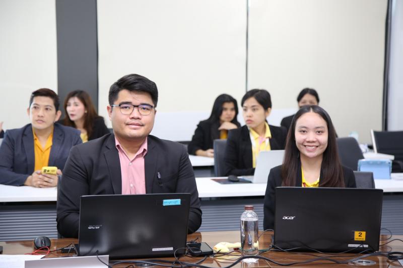 นางจตุพร โรจนพานิ�