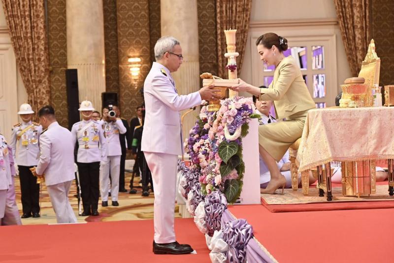 สมเด็จพระนางเจ้า�
