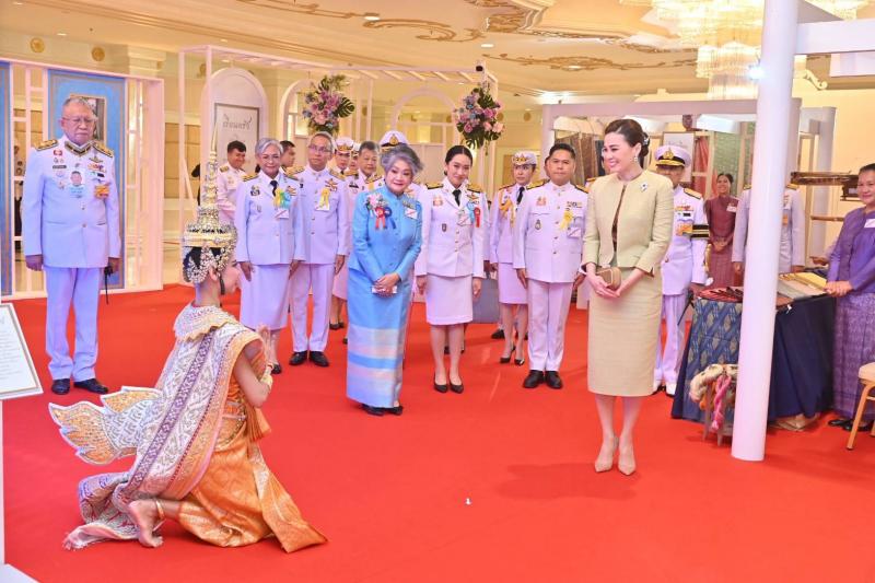 สมเด็จพระนางเจ้า�