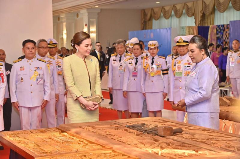 สมเด็จพระนางเจ้า�