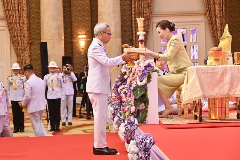 สมเด็จพระนางเจ้า�