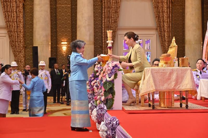สมเด็จพระนางเจ้า�