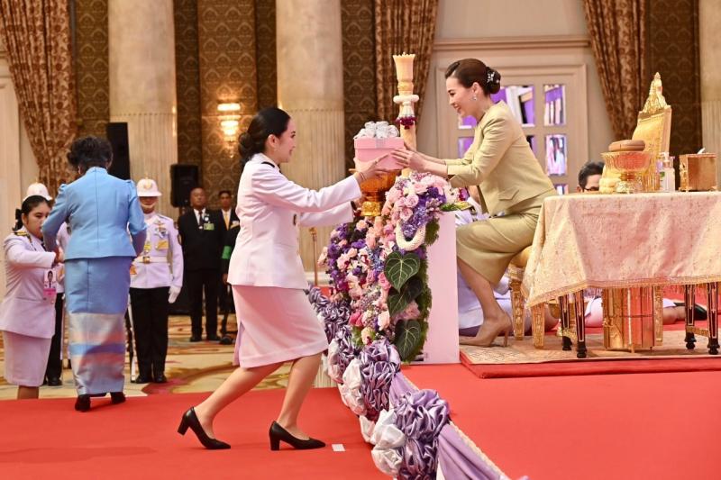 สมเด็จพระนางเจ้า�