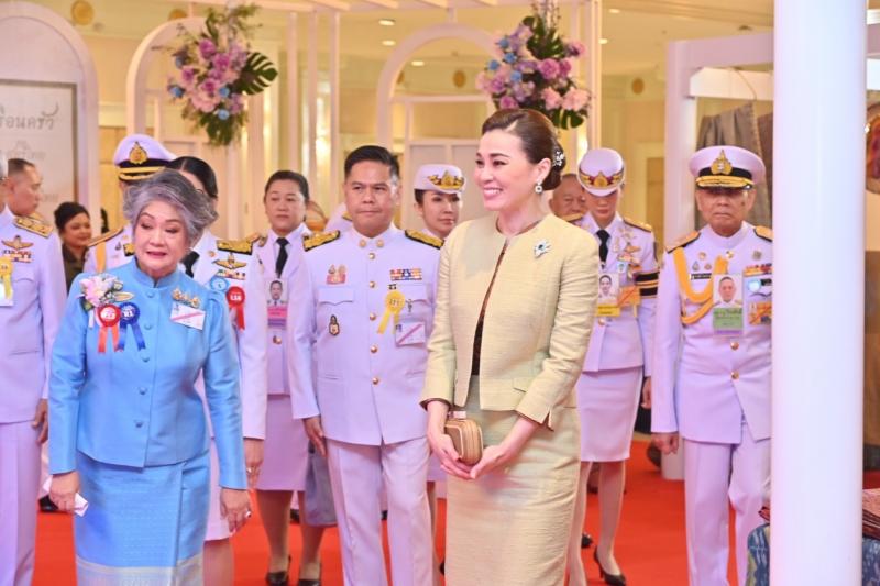 สมเด็จพระนางเจ้า�
