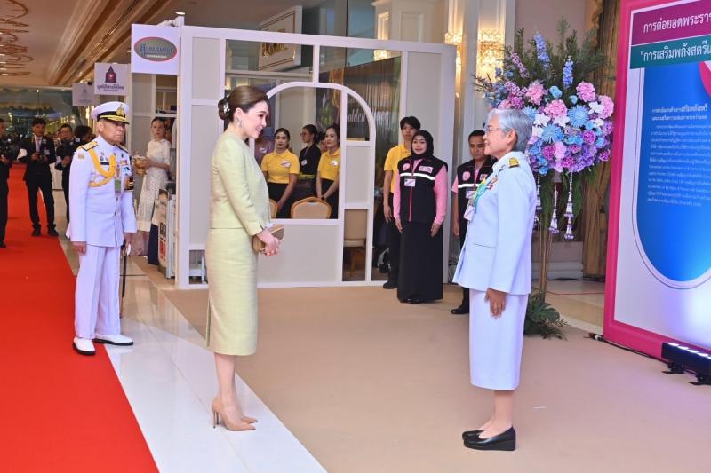 สมเด็จพระนางเจ้า�