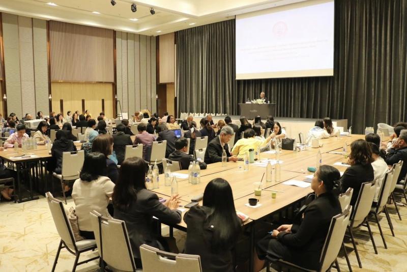 ปลัด พม. เป็นประธา�