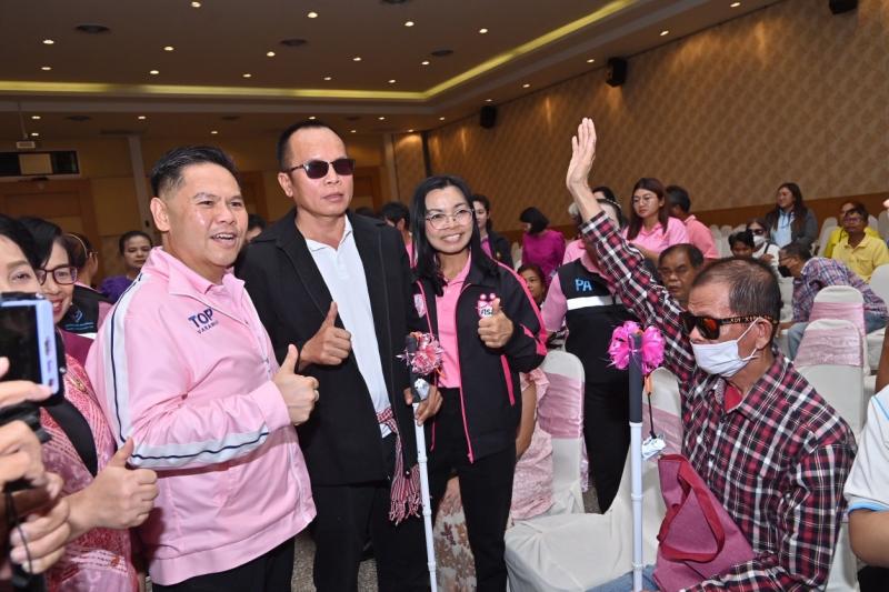 นายวราวุธ ศิลปอาช�