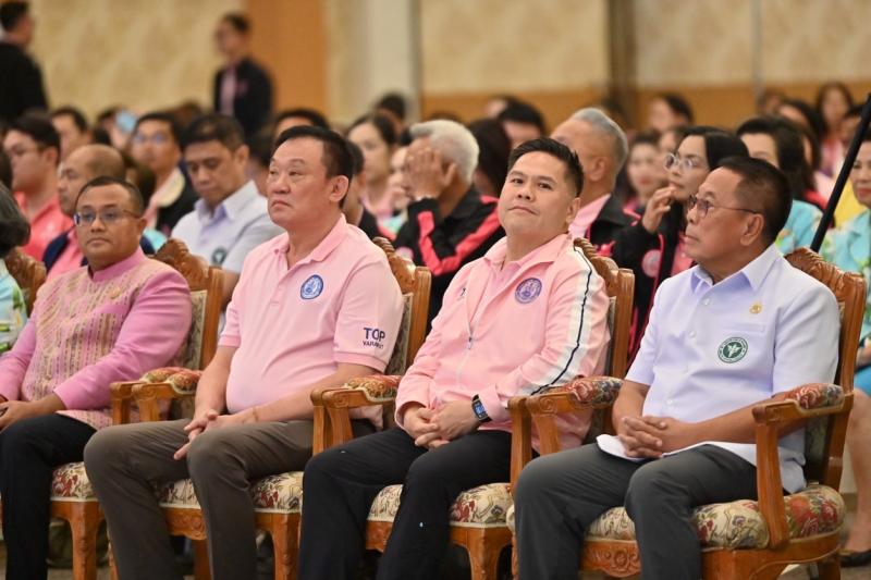 นายวราวุธ ศิลปอาช�