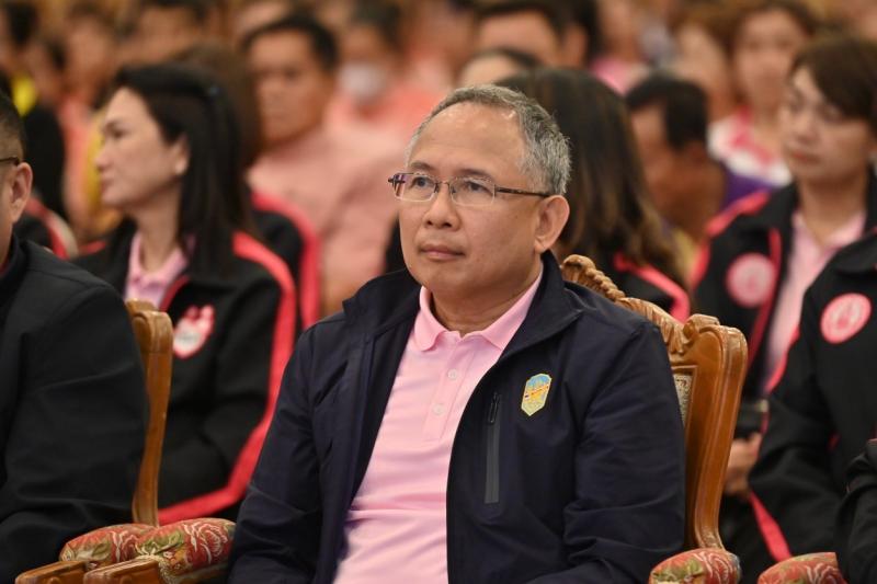 นายวราวุธ ศิลปอาช�