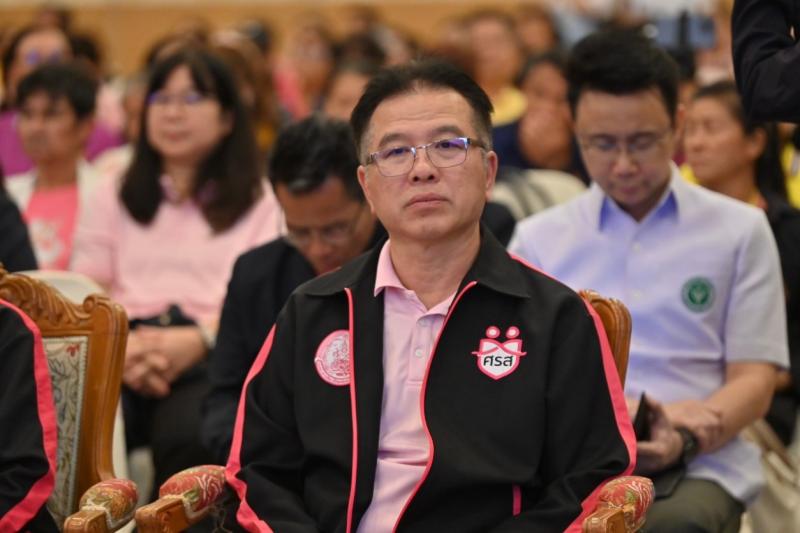 นายวราวุธ ศิลปอาช�