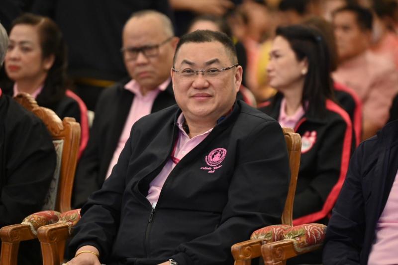 นายวราวุธ ศิลปอาช�