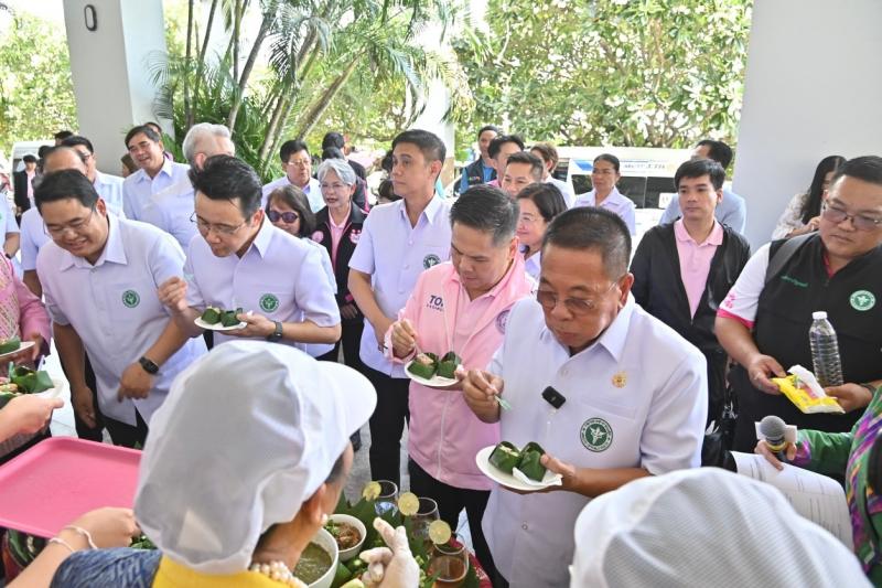 นายวราวุธ ศิลปอาช�
