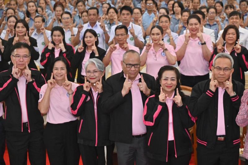 นายวราวุธ ศิลปอาช�