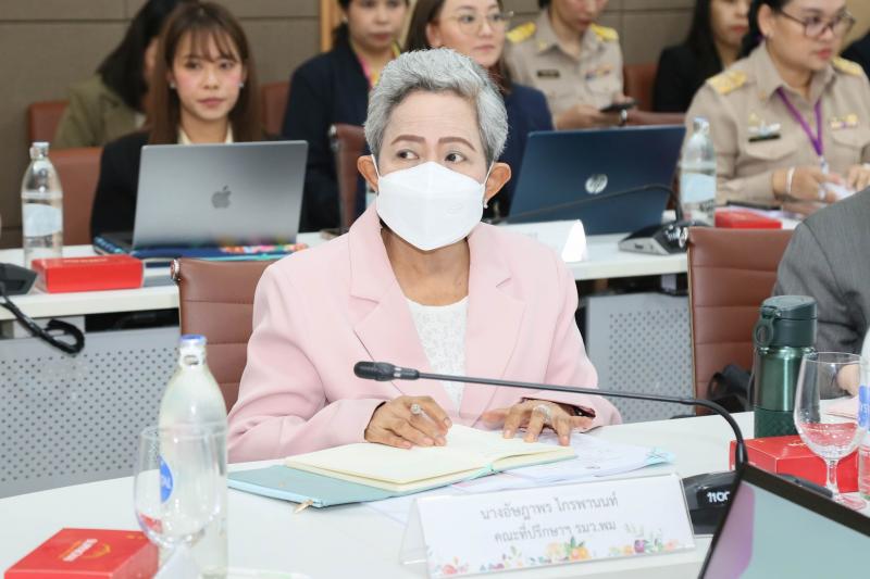 นายนิกร จำนง ประธา