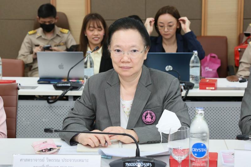 นายนิกร จำนง ประธา