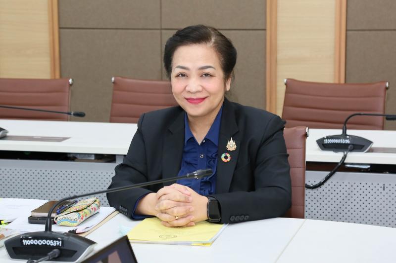 นายอนุกูล ปีดแก้ว 