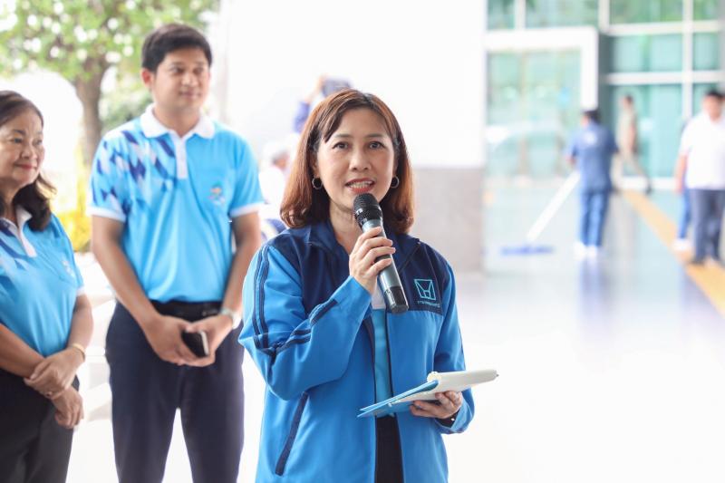 นางจตุพร โรจนพานิ�