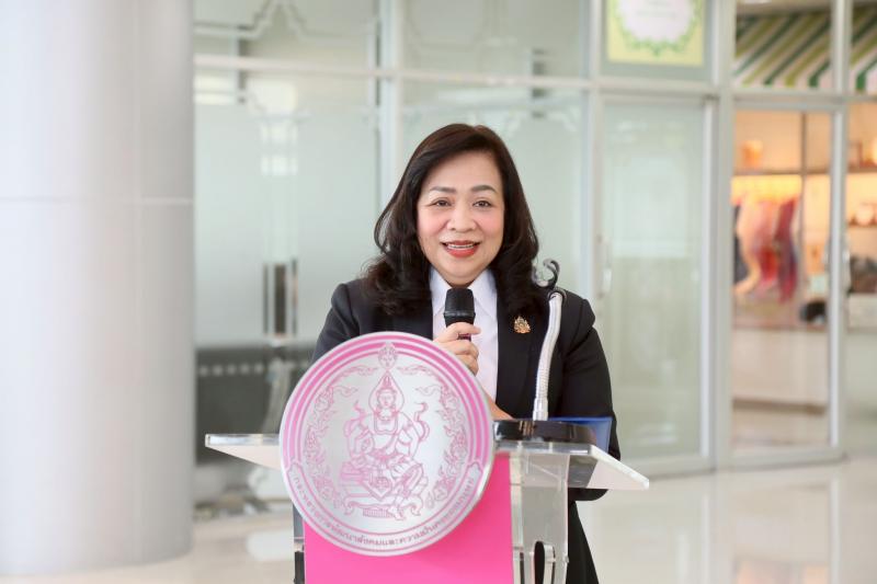 นางจตุพร โรจนพานิ�