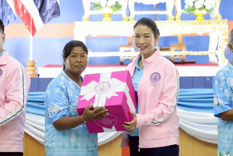 "วราวุธ-พม.-ชาวสุ�