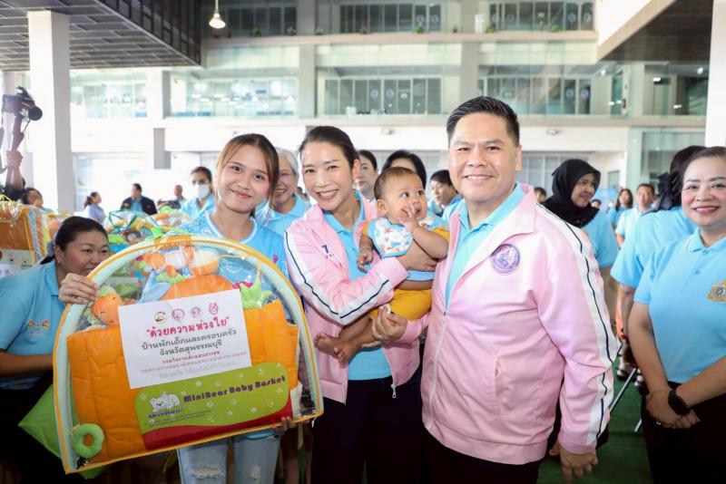 "วราวุธ-พม.-ชาวสุ�